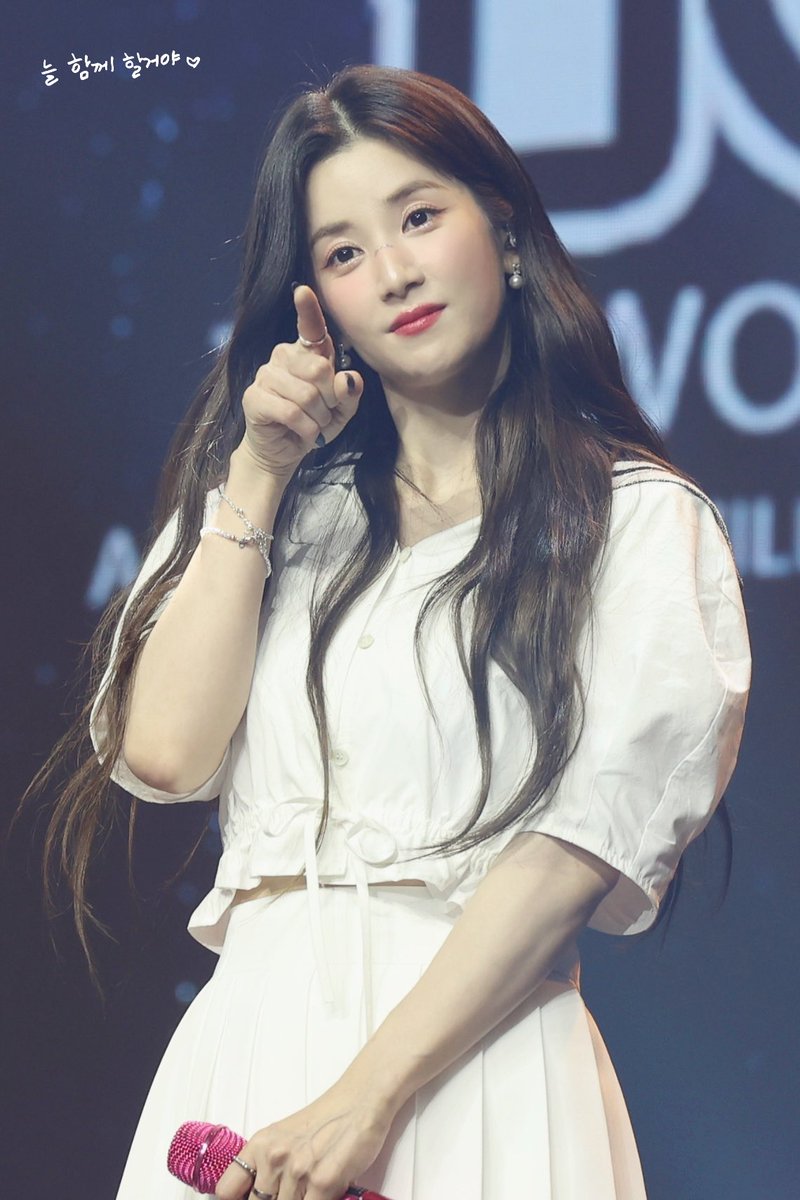 milkvetch33's tweet photo. 230723 BEYOU3 초롱(@Apinkpcr) Pre

박초롱 천사 이슈🪽

#에이핑크 #Apink #박초롱 #CHORONG https://t.co/Ed2Bx7v2bu