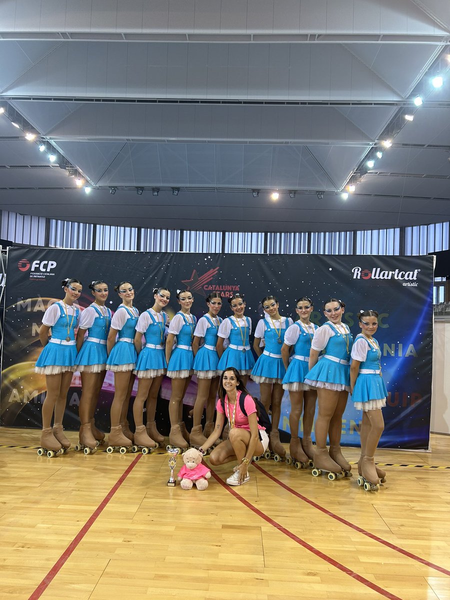 CpCelra's tweet photo. 🥈OPEN STARS XOU✨
Un dia molt especial tancant una gran etapa, fins aquí “DESITJA”. Una gran temporada plena d’èxits i aprenentatges. Enhorabona noies, a per més i millor!🩵 https://t.co/G53CFbCaow