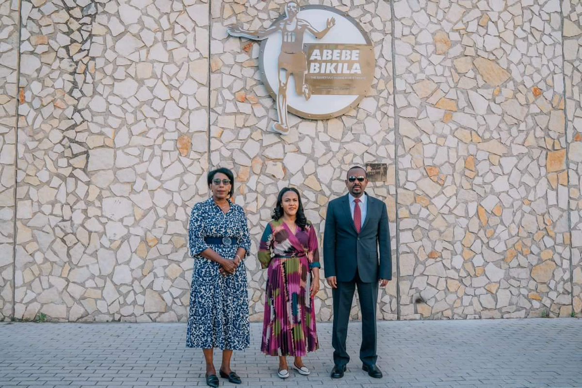 ሌላ ድል‼️
ጀግናው ጥበበኛውና አስተዋይ መሪያችን የጦር ሀይሎች ጠቅላይ አዛዥና ጠቅላይ ሚኒሰትር ዶ/ር አብያችን በሮም ለጀግናው አትሌት አበበ ቢቂላ መታሰቢያ ምስለ ቅርፅ አኑረዋል። <a href="/AbiyAhmedAli/">Abiy Ahmed Ali 🇪🇹</a>