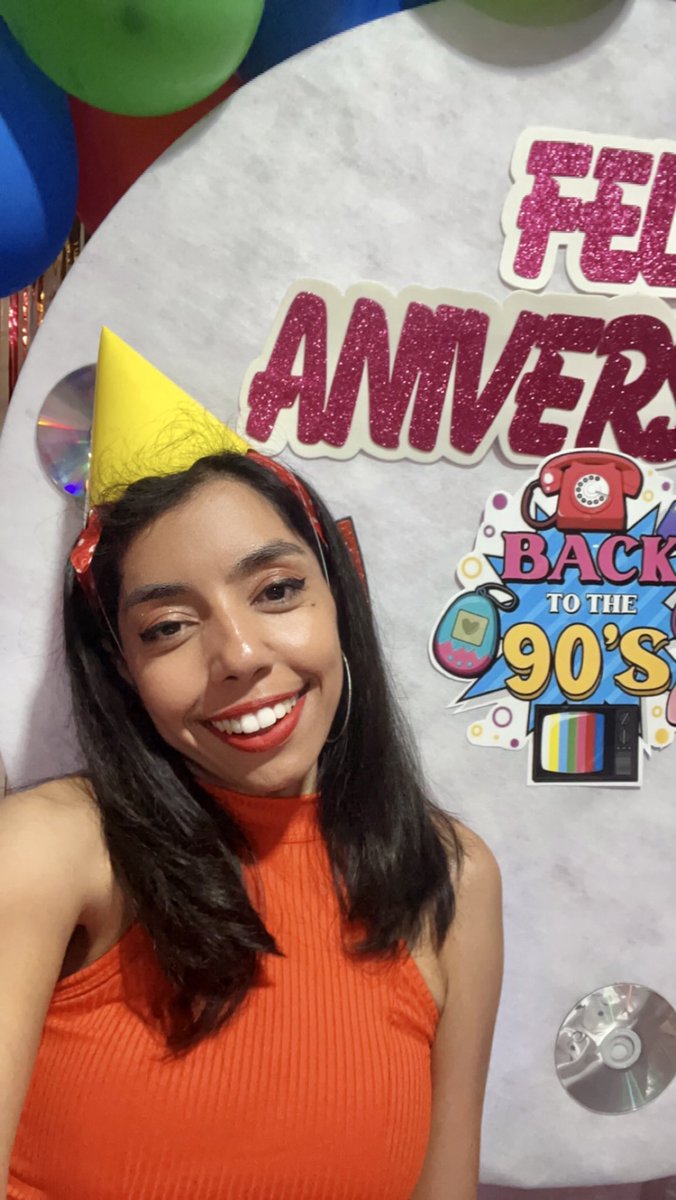 ThayHaissa's tweet photo. E eu que fiz um “bolinho” com tema anos 90 para comemorar os 33 🥳 haha
#Backto90 #FestaAnos90 #Anos90 https://t.co/3Q2qtVxLCu