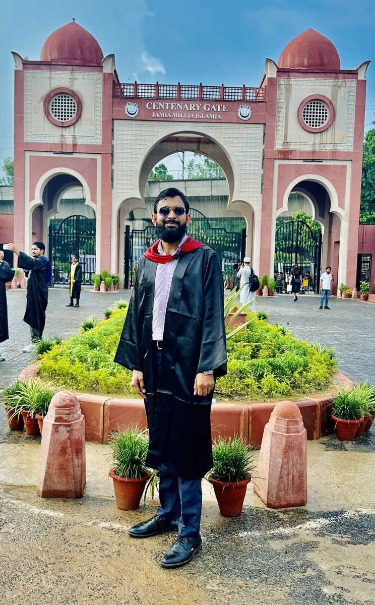 marooftweets's tweet photo. तू शाहीं है परवाज़ है काम तेरा
तिरे सामने आसमाँ और भी हैं

जामिया का शताब्दी दीक्षांत समारोह 
जामिया के 100 साल और हमारा ग्रेजुएशन 

#CentenaryCelebration #convention #100yearsofjamia #graduation #jamiamilliaislamia https://t.co/mpjiY7mH5F