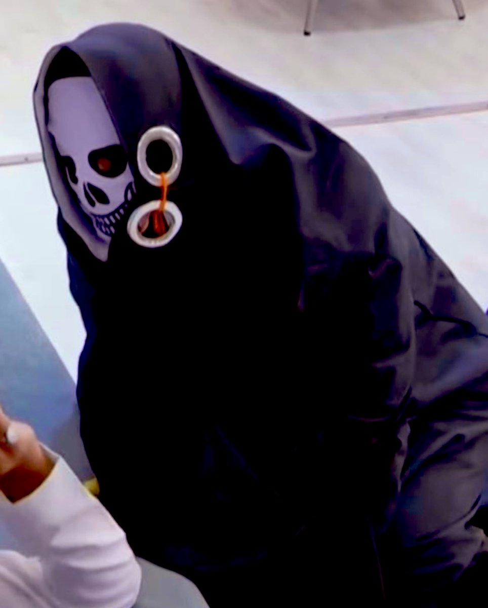 وش ذا  🤔

#الاستديو70