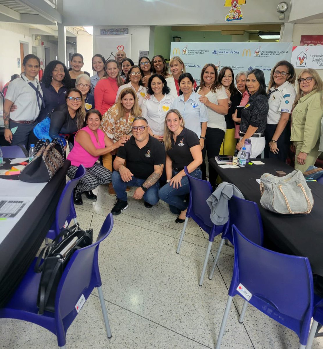 oevenezuela's tweet photo. Desde @oevenezuela estamos muy agradecidos con la casa Ronald McDonalds, y FIPAN por habernos abierto sus puertas y haber compartido con nosotros su experiencia en el área de planificación estratégica. 

Muy enriquecedora la mañana.

@casaronaldvzla 
@fipan
@oevenezuela https://t.co/2OzU365DVR