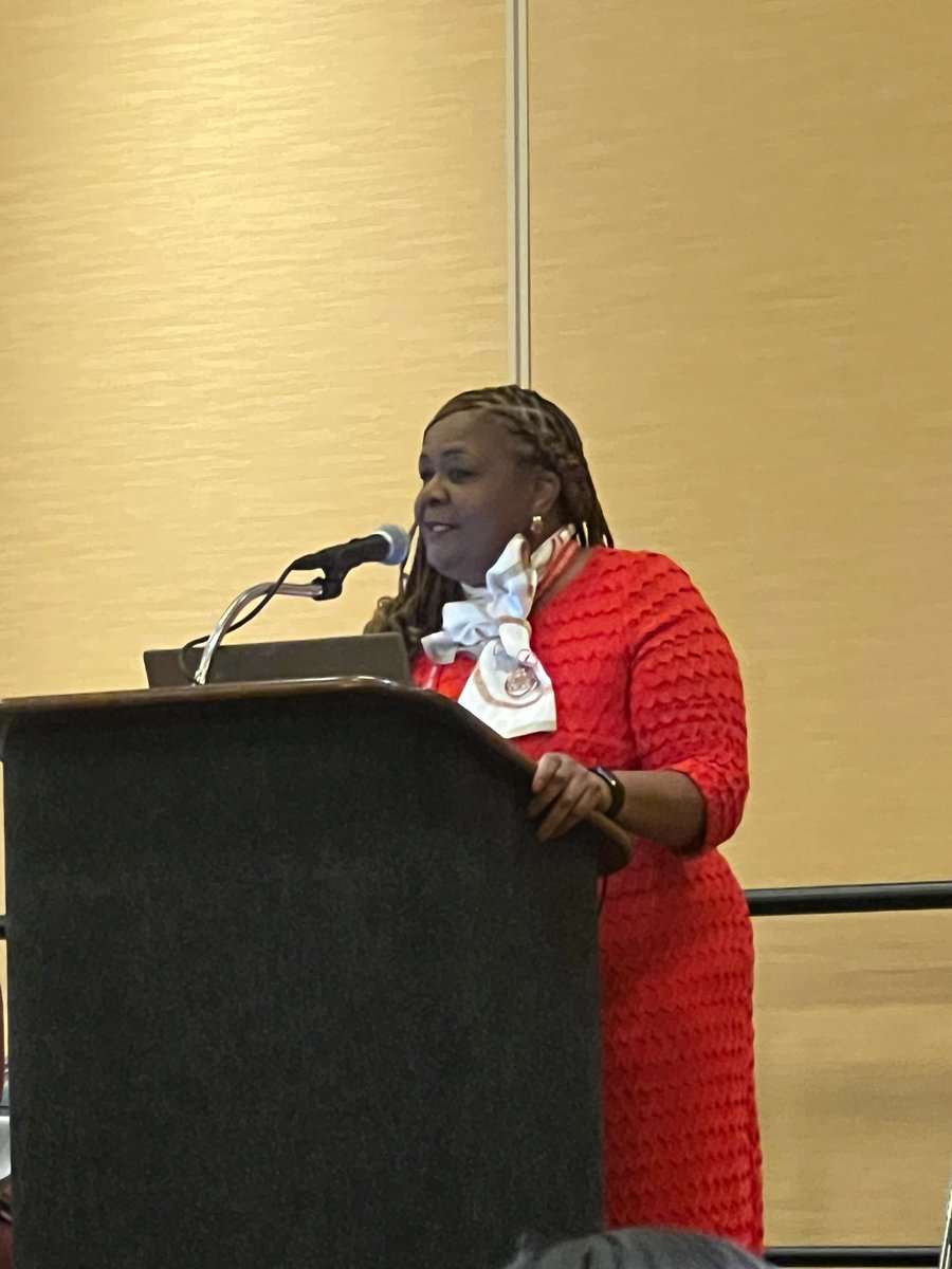 MemphisDST's tweet photo. MAC members engaged in workshops led by dynamic deltas, like our very own Delta Charlotte Freeman. What better way to close out a successful convention than with an evening of elegance and flair at our Grand Sisterhood Soiree. It was definitely a full day in Delta! #MemphisDST https://t.co/PysIXCpZ5I
