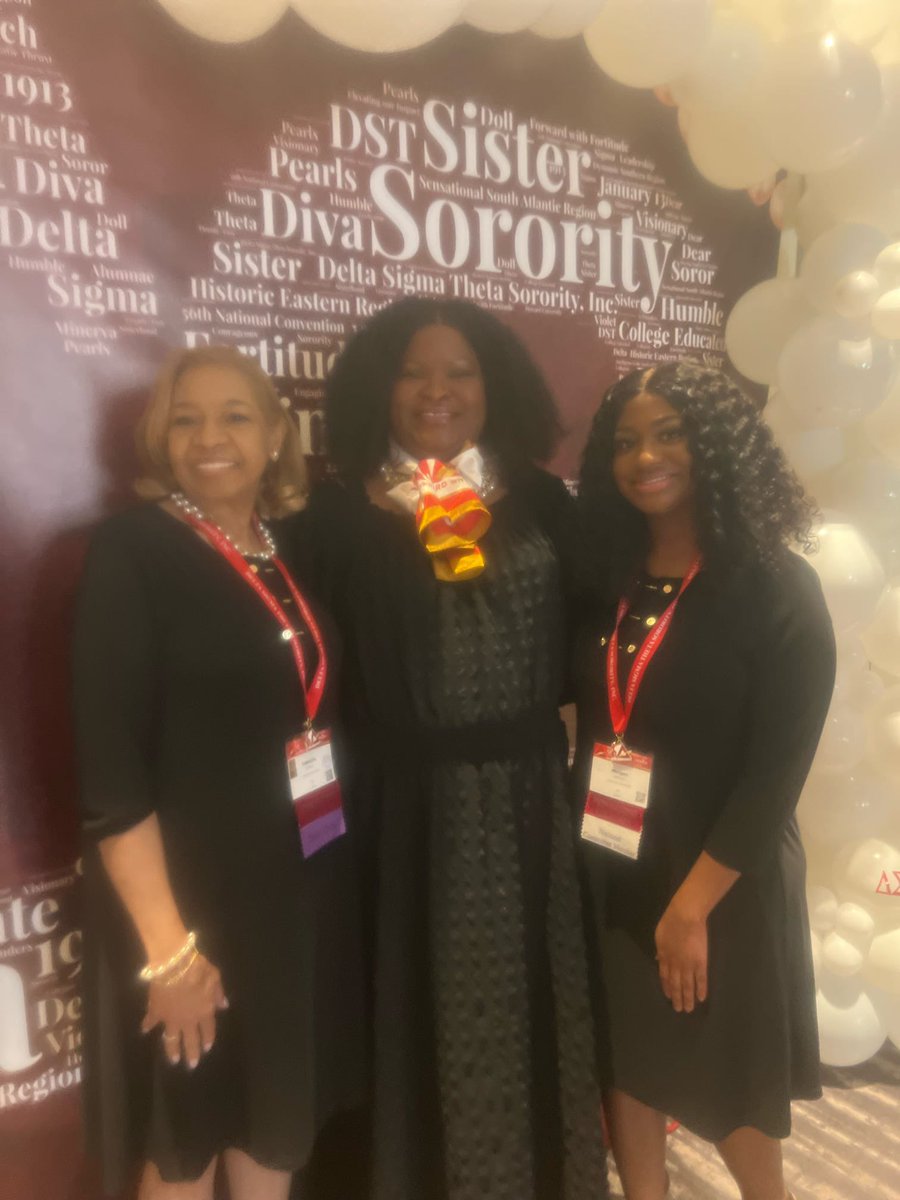 MemphisDST's tweet photo. MAC members engaged in workshops led by dynamic deltas, like our very own Delta Charlotte Freeman. What better way to close out a successful convention than with an evening of elegance and flair at our Grand Sisterhood Soiree. It was definitely a full day in Delta! #MemphisDST https://t.co/PysIXCpZ5I