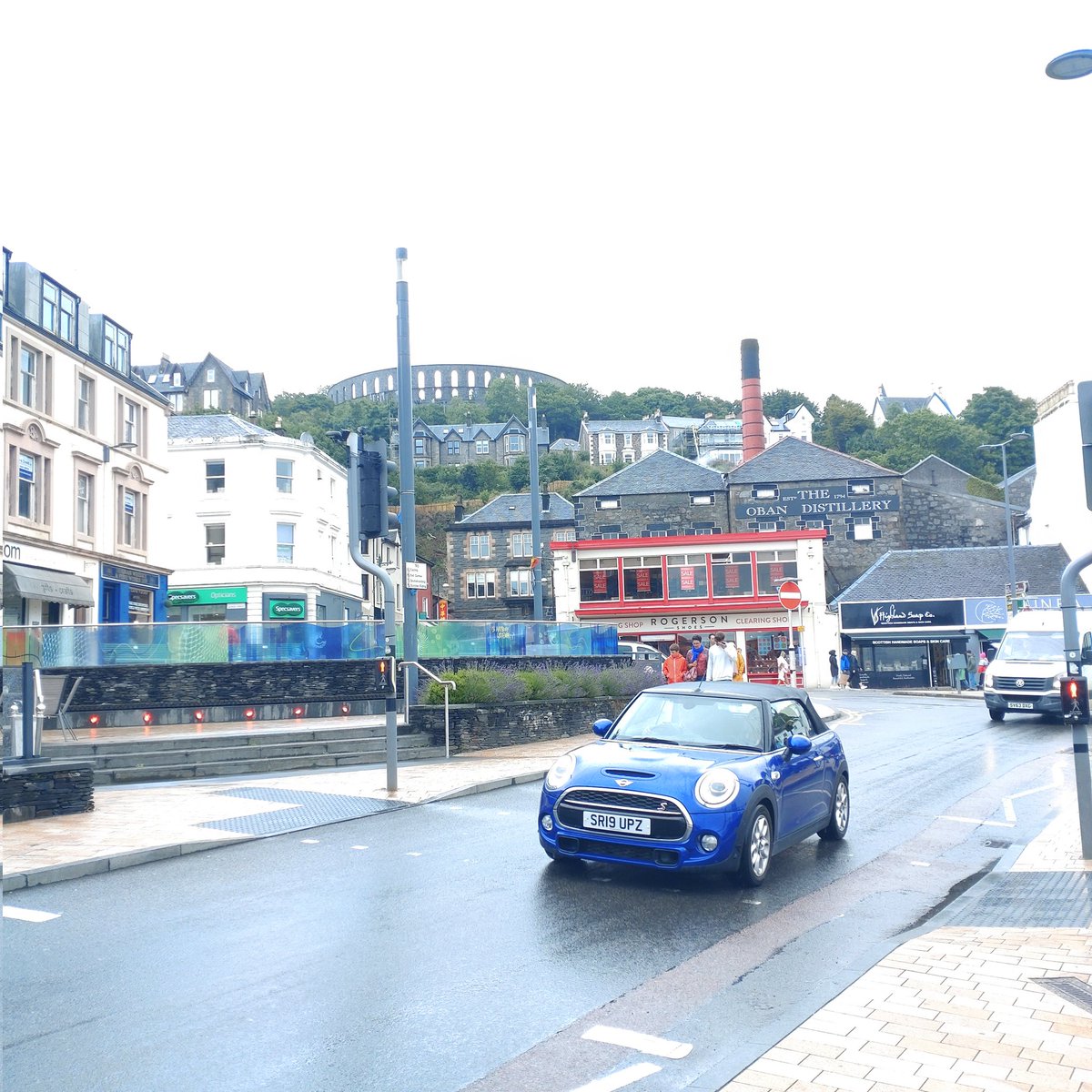 shellfergy's tweet photo. On Thursday we went a wee drive up to Oban, went to Ganavan sands beach then a walk around Oban town finished by a chippy by the sea 😋 was a lovely wee day even though we got soaked on the beach ☔ 
Love our wee country 🏴󠁧󠁢󠁳󠁣󠁴󠁿
@VisitScotland https://t.co/r25E3VqBBF