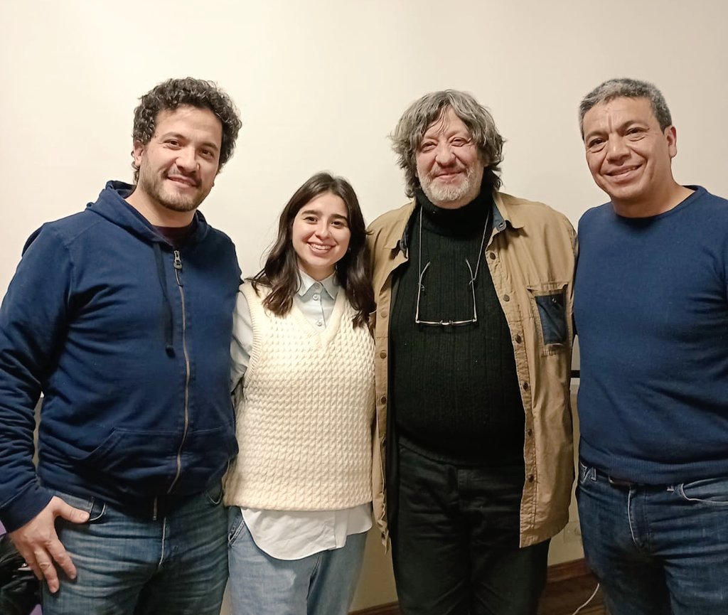 ps_reformista's tweet photo. El compañero Alejandro Gómez Masía junto a nuestros candidatos a presidente Jesús Escobar (@jesusescobarnqn )y Marianella Lezama Hid (@ManeLezamaHid).
Junto a los trabajadores, junto a los jóvenes y los jubilados. Es la hora de los pueblos. ❤️💙
#Lista40A #AzulyRojo https://t.co/Rc68ZXzEmm