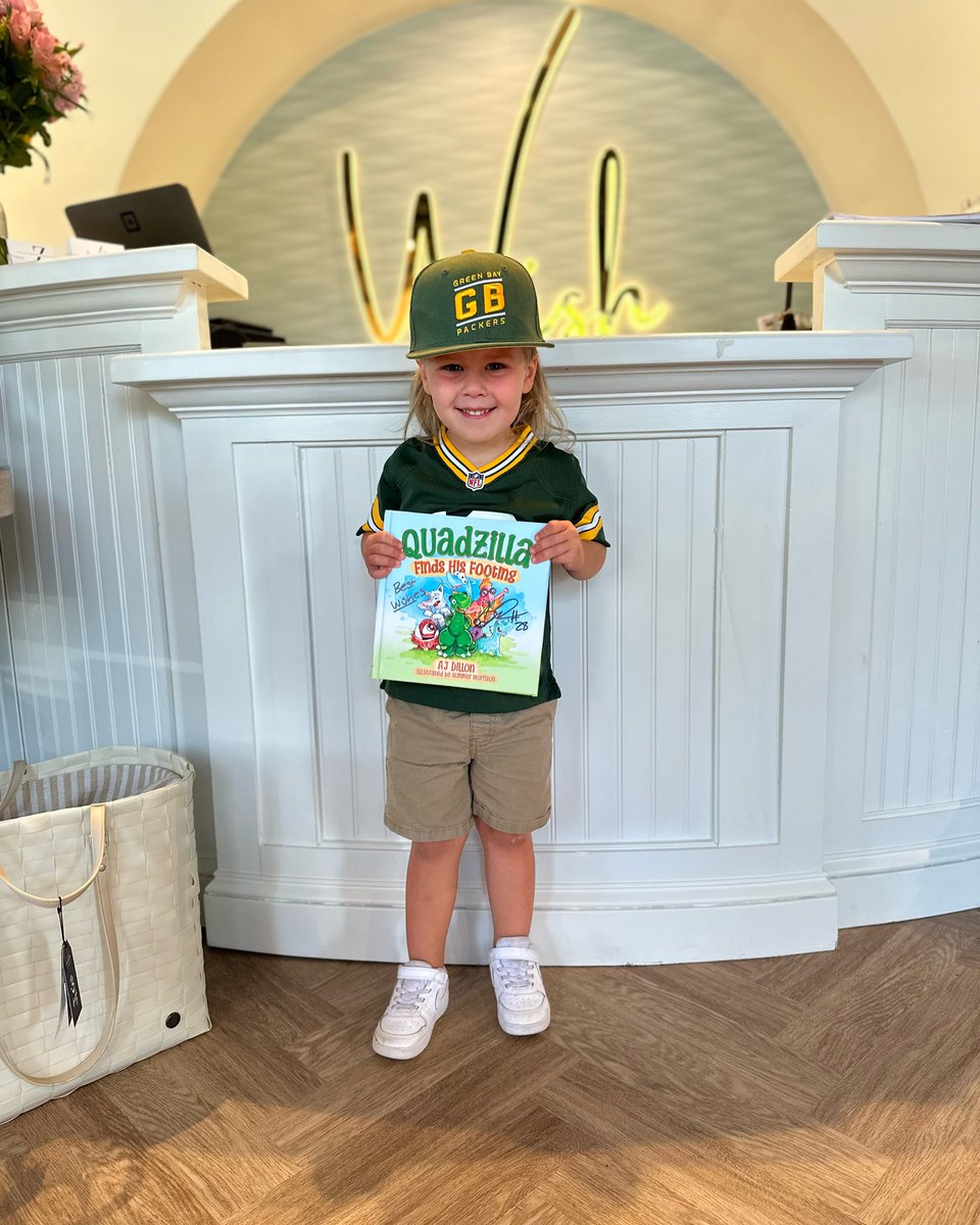 Thank you to @ajdillon7 for making this guys Sunday!  We made it to Wish Door County early today and Aymee was great!
•
#gopackgo #doorcounty #quadzilla #mullet #childrensbooks #nfl #football #3yearsold #babyboy #boydad