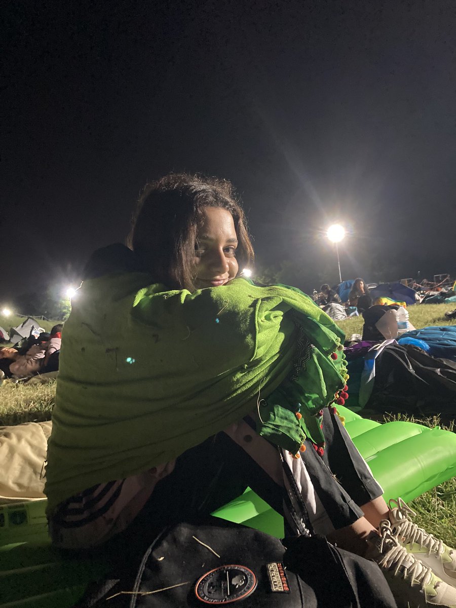 Non abbiamo fatto foto assieme, ad arrivare al 22 sera eravamo indecenti, una notte a Campovolo nella peggio umidità, una giornata intera tra sole e pioggia, le corse e la ‘lotta’ con gli steward..24 ore che ricorderò per sempre e ti ricorderò per sempre. ❤️ <a href="/Orisplendi/">bebé in veneto</a> grazie☀️