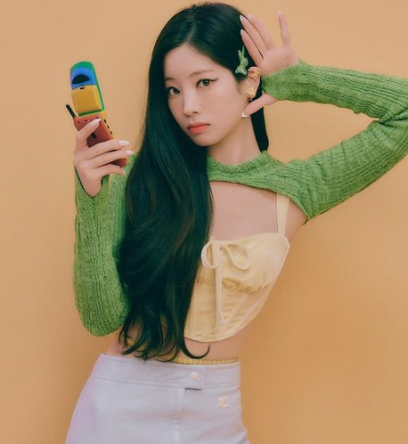 AboutMusicYT's tweet photo. Dahyun of TWICE has passed the auditions for all big 3 agencies (JYP, YG, SM). https://t.co/gFAb8HBCnr