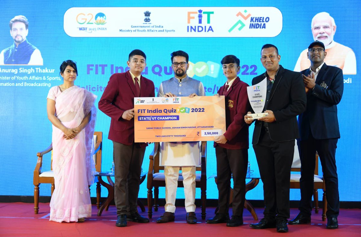 Felicitated the State Round Winners of the second edition of #FitIndiaQuiz today in Mumbai, awarding over ₹2 Crore in prize money to the winners.

#FitIndiaQuiz2022 is 🇮🇳’s biggest quiz on sports and fitness for school children, aligned with the New Education Policy to promote…