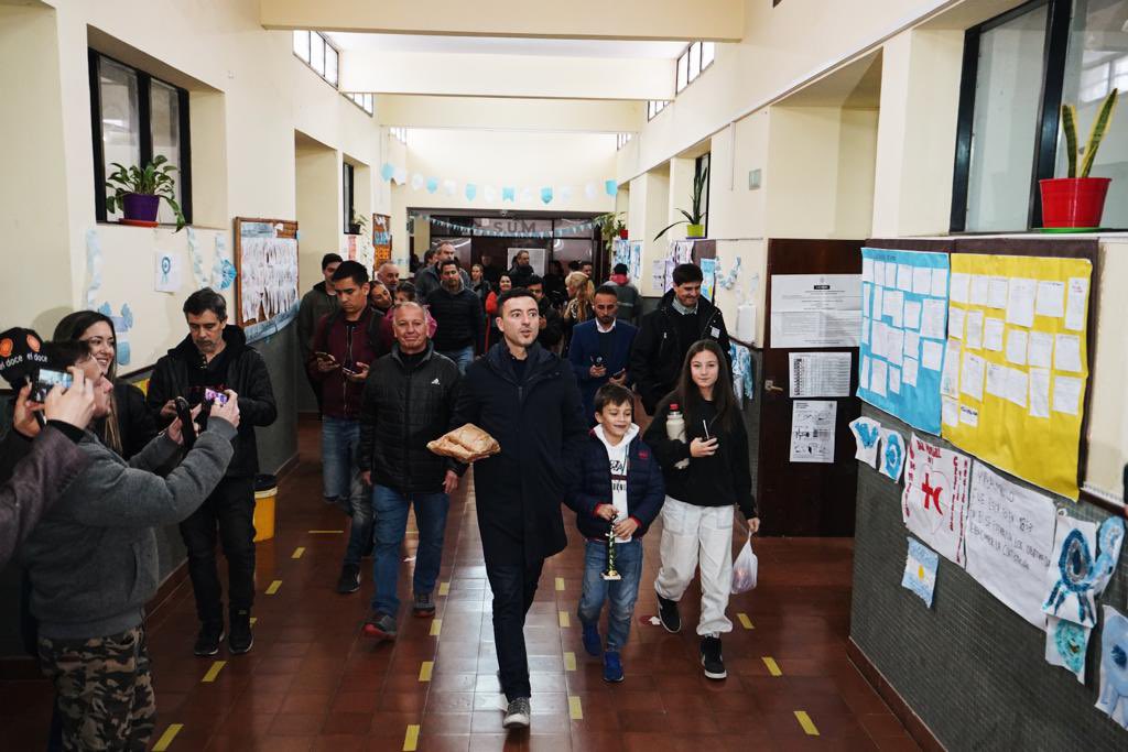 rodrigodeloredo's tweet photo. Vayamos a votar con libertad para fortalecer la democracia. Un especial agradecimiento a los fiscales y autoridades de mesa ¡Va a ser un gran día! https://t.co/SMBhLxWlAf