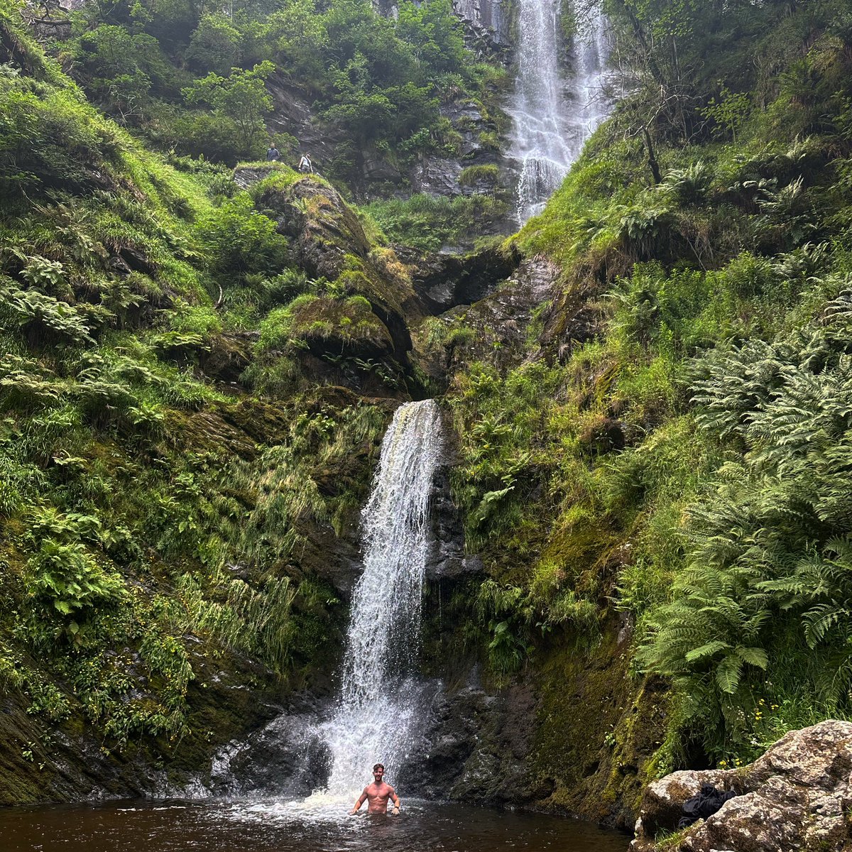 4tee4o's tweet photo. Never Stop Exploring 🔭 
 
Pistyll Rhayader 📍  🏴󠁧󠁢󠁷󠁬󠁳󠁿

-------------------------- 
 
#coldwatertherapy #whattodoinwales #snowdon #waterfalls https://t.co/VDR9ZR7EfO