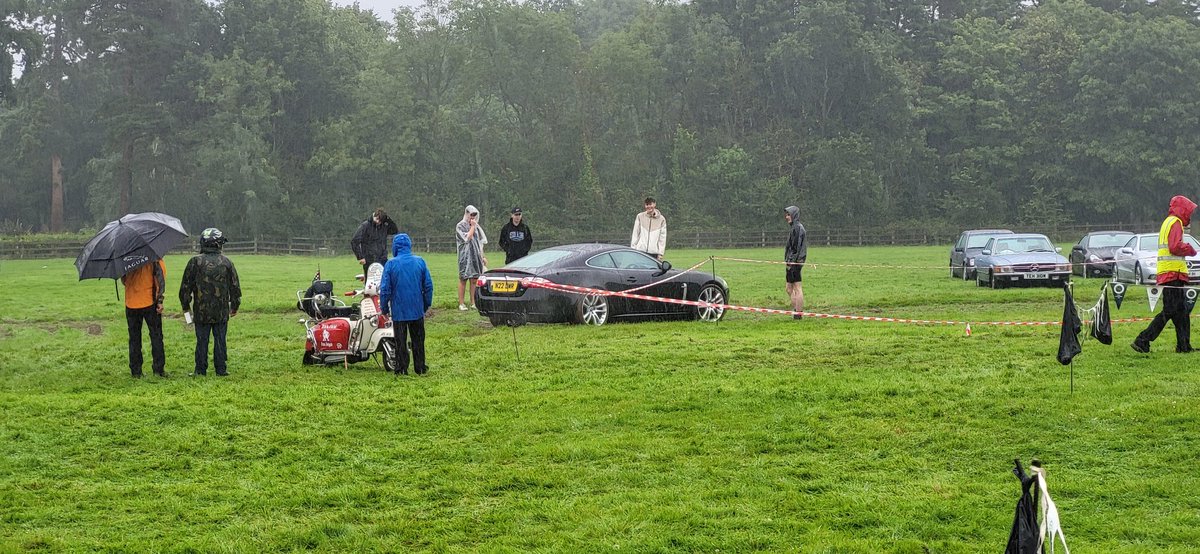 HiKennys's tweet photo. But the nasty weather did bring a new spectator sport "watching classic cars getting stuck in the mud"
#Bodrhyddan #LetsOffRoad https://t.co/1jf4l4WXs5