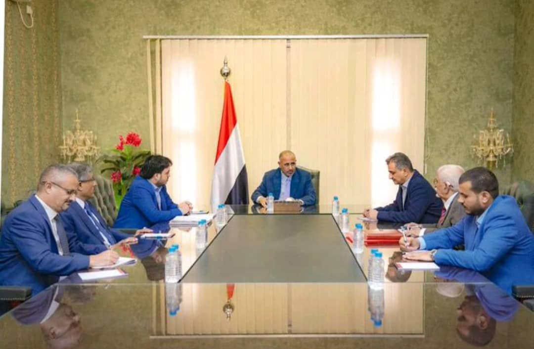 alrahbi5's tweet photo. الصباح جمهوري وحدوي وبعد العصر انفصالي عنصري https://t.co/OZhAcoax3B