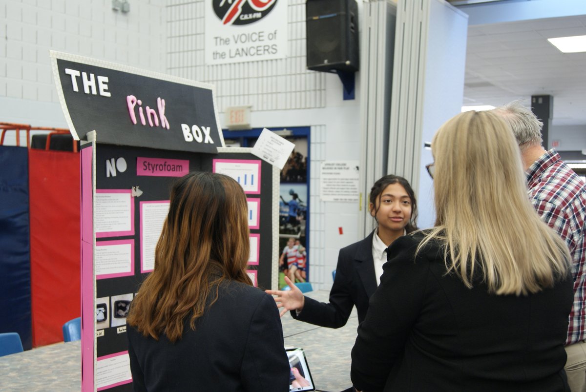 QRSTF's tweet photo. 📢 Hey folks! Calling all science enthusiasts! 🧪🔬 Want to be a part of something epic? We need some awesome volunteers for the 2024 QRSTF Science Fair! 🙌🏼🎉 Get ready to geek out, have fun, and make memories! @qrstf #qrstf https://t.co/aEwVYsfWsl https://t.co/tTVx0THoK6