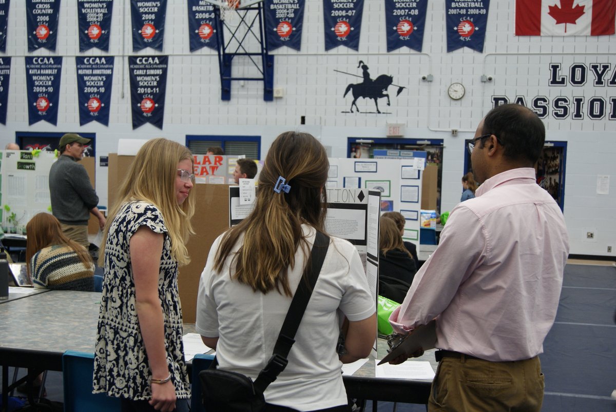 QRSTF's tweet photo. 📢 Hey folks! Calling all science enthusiasts! 🧪🔬 Want to be a part of something epic? We need some awesome volunteers for the 2024 QRSTF Science Fair! 🙌🏼🎉 Get ready to geek out, have fun, and make memories! @qrstf #qrstf https://t.co/aEwVYsfWsl https://t.co/tTVx0THoK6
