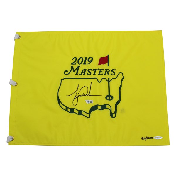 A highly desirable flag & one that will get tougher to acquire is this Tiger Woods Signed 2019 Masters Embroidered Flag. Dual certed by @FansAuthentic & @UpperDeckSports, don’t miss this chance. The auction closes at 10pm ET TONIGHT, place your bids now!

https://t.co/BohZoOLFXX https://t.co/JlKcYGm0gd