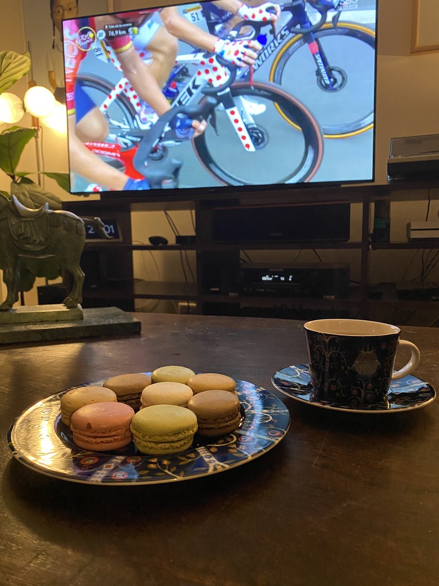 I’d it a good idea to be eating macarons at 3.00am after drinking too much champagne and eating too much cheese…yes…no? #toursnacks #couchpeloton #sbstdf