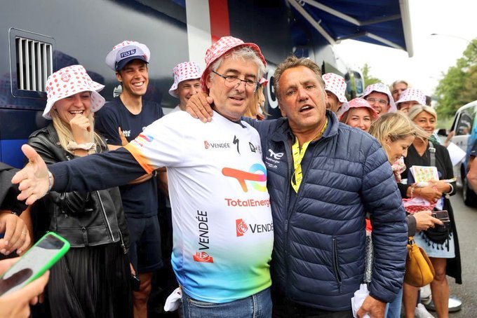DansLaMusette's tweet photo. C'est quoi ce merdier encore ? #TDF2023 https://t.co/Niuqx3vYSh