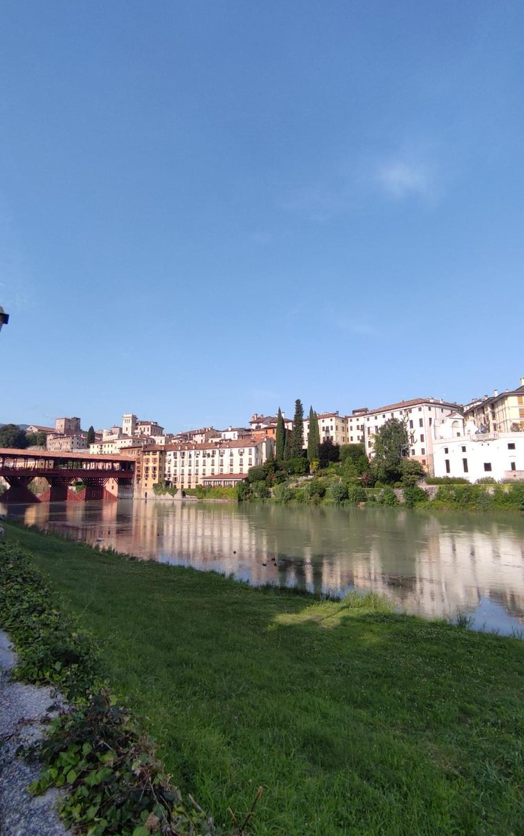 Una vista mozzafiato, provare per credere! 🤩☀️
Buona serata e buona settimana ✨️☺️

#visitbassano #bassanodelgrappa #visitveneto #veneto #pontevecchio #pontedeglialpini #fiumebrenta #sunnyday