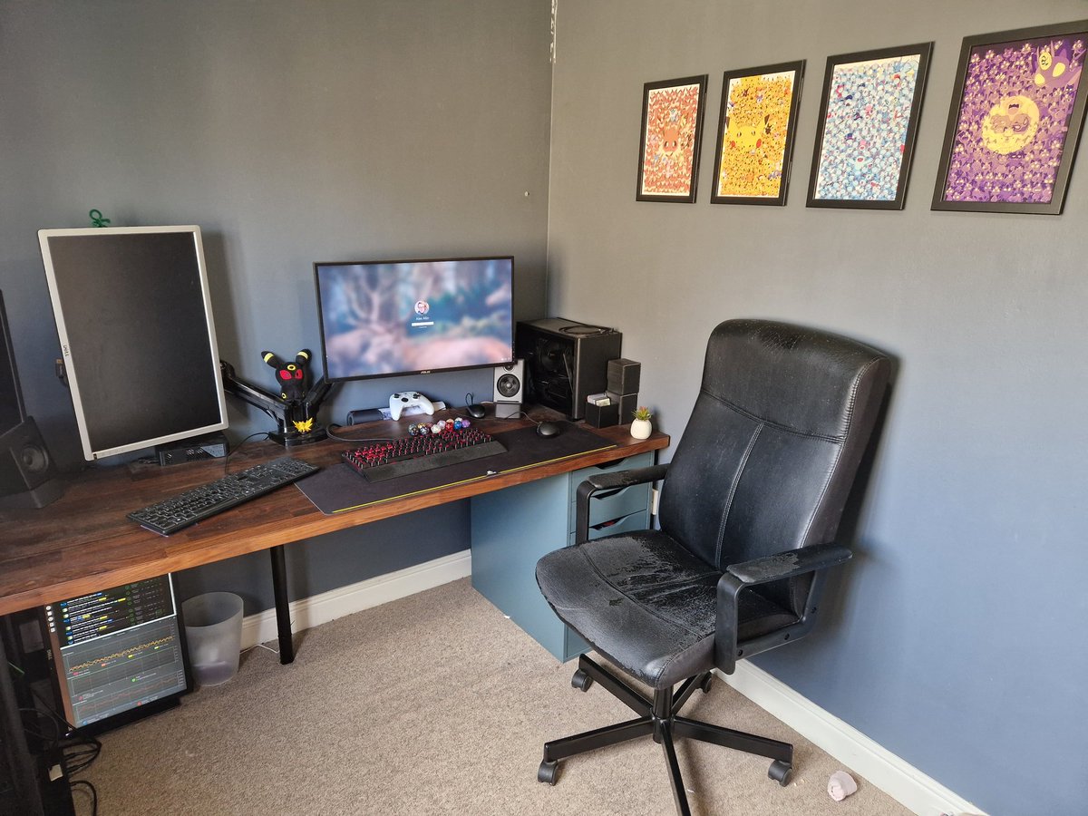 Slothguin's tweet photo. It's been a good year and a half, but it's time to say goodbye to having a home office 🫡 https://t.co/cV83GUDk9q