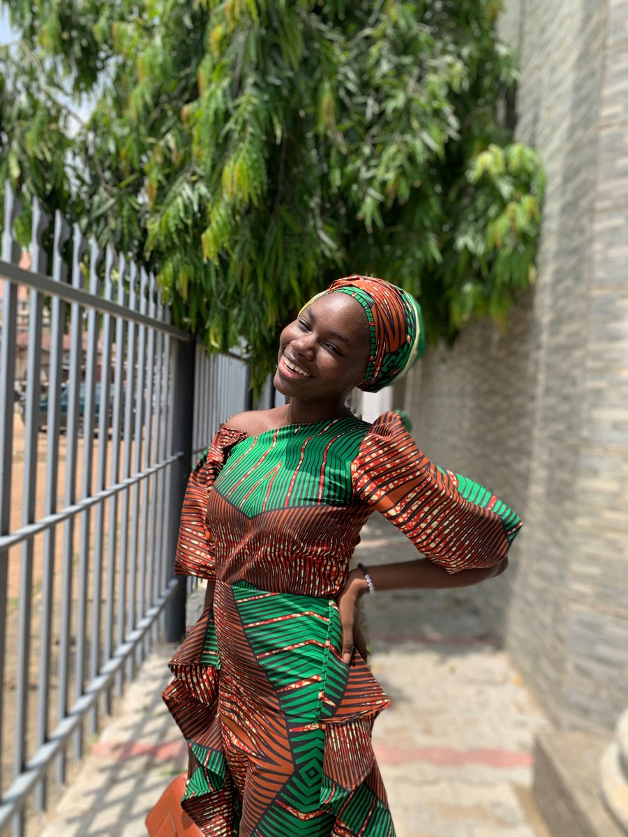 Yomabasi's tweet image. "I am already a sacrifice unto God. No other altar can accept me."

Happy Sunday 💕