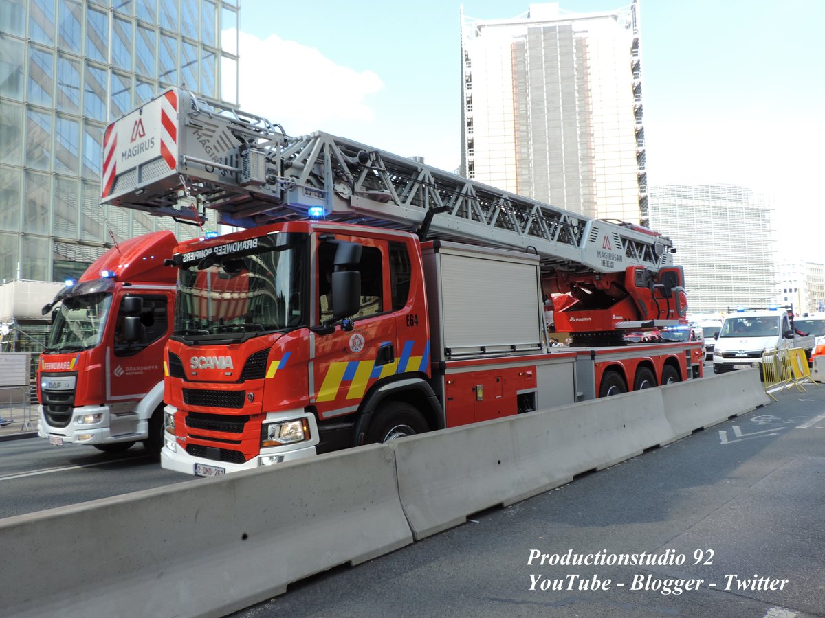 Productionstud4's tweet image. [📷🖊️ Nouvel article sur mon blog]
Les photos des véhicules de secours 🚑🚒🚓 exposés dans la ville de Bruxelles lors de la fête nationale belge 2023 🇧🇪 via cet article sur mon blog: productionstudio92.blogspot.com/2023/07/vehicu…