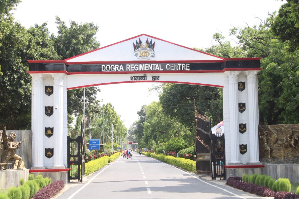 NorthernComd_IA's tweet photo. #LtGenUpendraDwivedi, #ArmyCdr_NC visited Dogra Regimental Centre, #Ayodhya to witness #Agniveer training.

He appreciated the innovative methods of #training and infrastructure development and applauded the training staff for their relentless efforts in making a positive impact on the Agniveer trainees.

#Agnipath
#NationFirst
@adgpi 
@DefenceMinIndia
