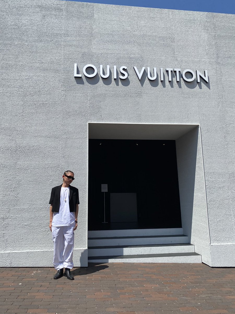 rulkg's tweet photo. Louis vuitton trunk2023 あざした https://t.co/486FStPifY