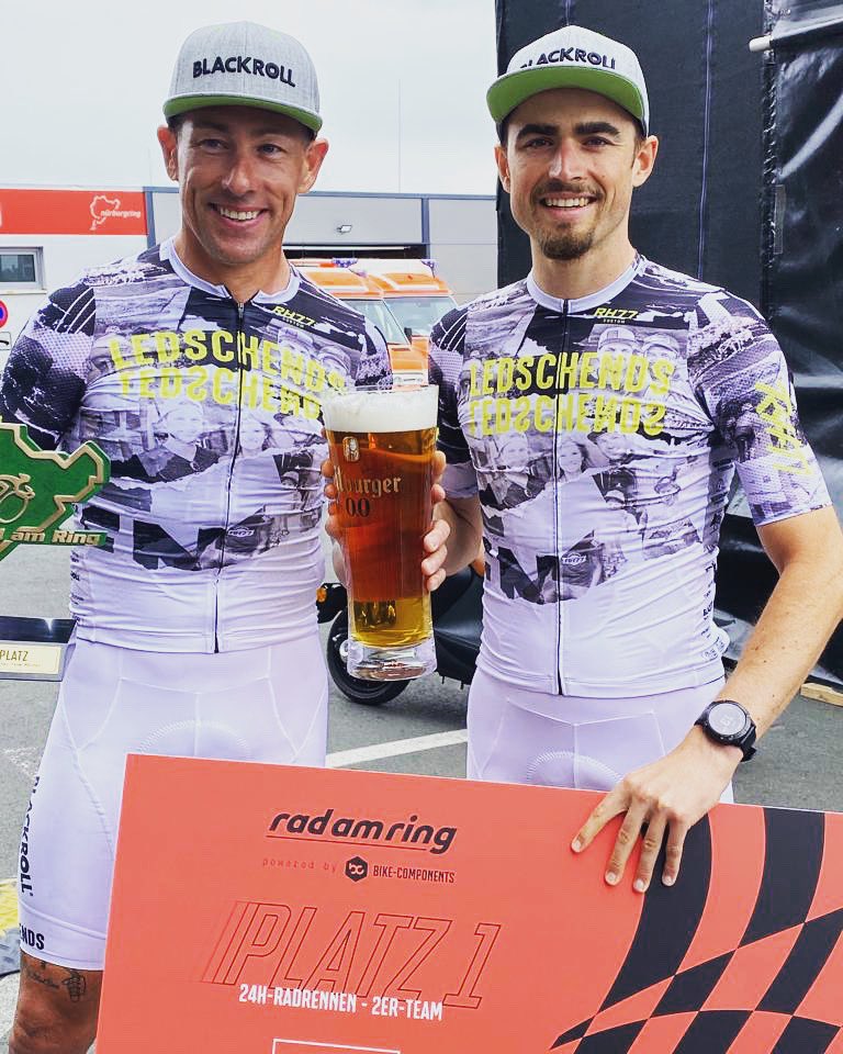 Rad Am Ring 24h duo 🥇!
Great to achieve this together with <a href="/JeankieStyle74/">Jean Biermans</a> ✌️! 

#radamring #endurancecycling #cycling #racing #24hourrace #ledschends  #blackroll