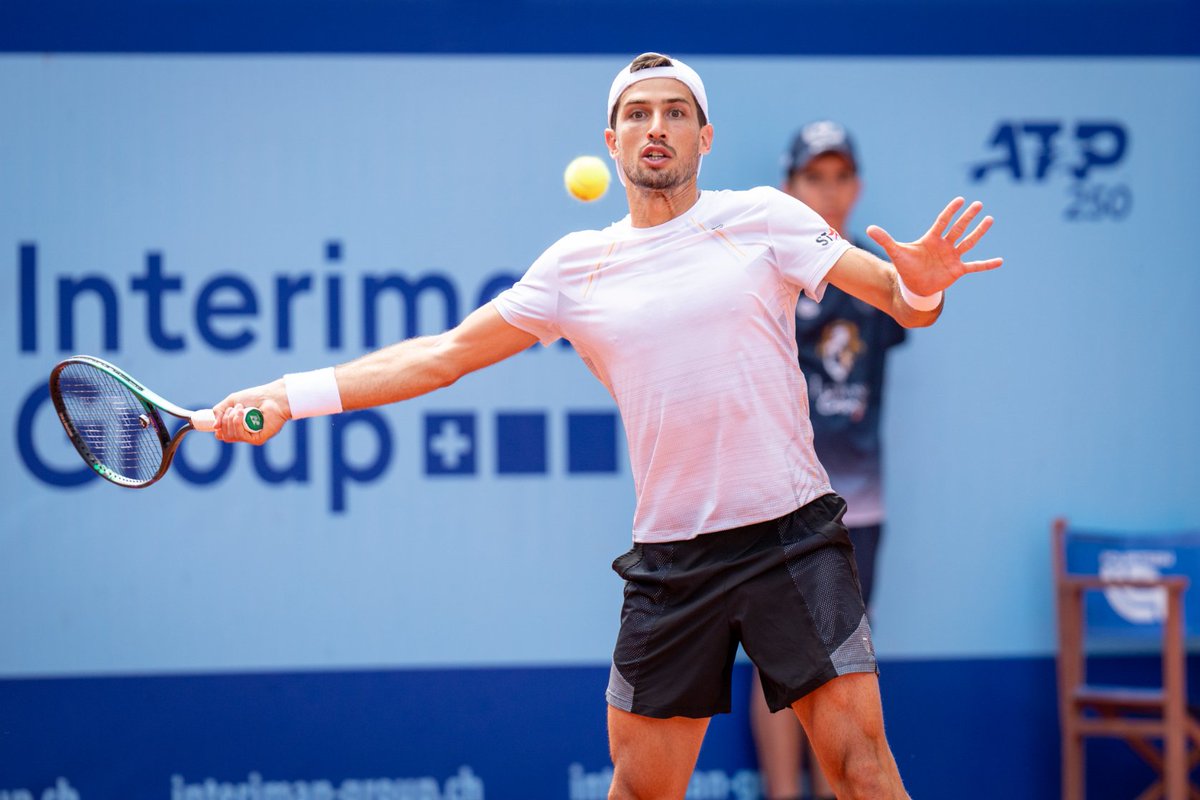 After losing the opening set @pecachin1 🇦🇷 claims his first ever ATP singles title in #EFGSwissOpenGstaad! 🏆🎾🇨🇭 In a close 3-set battle he is able to defeat 2019 #ATPGstaad singles champion @albertramos88 🇪🇸 3:6 6:0 7:5!!! #Gstaad @atptour #ATP250 @AATenis 📷Fabian Meierhans