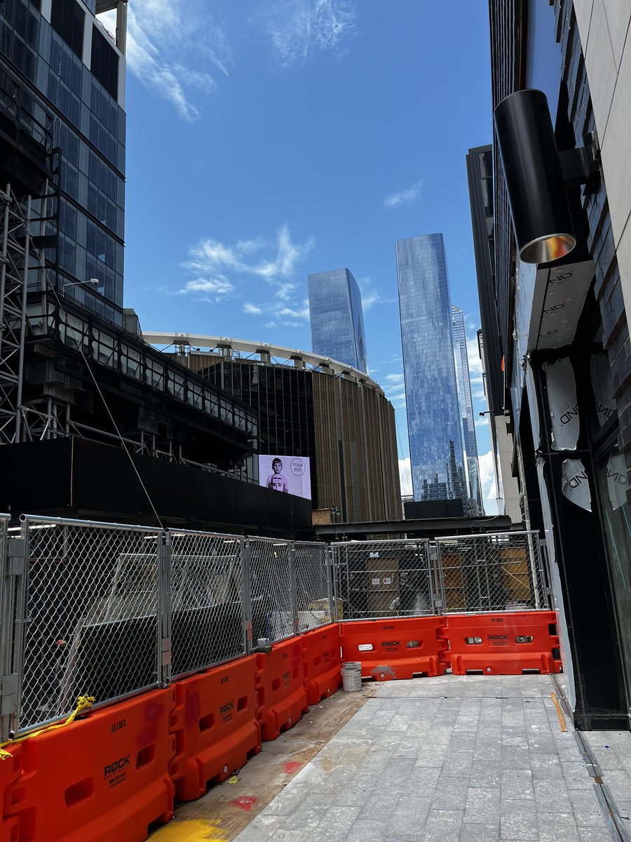 Sebadrole's tweet image. MSG en renovation 😕