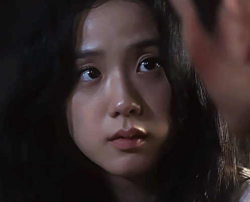 hae_milk's tweet photo. thinking about haein saying that jisoo's eyes are beautiful because he's taller than her and he always sees her big doe eyes from above when they look at each other so i totally understand that it’s one of his fav thing about her… https://t.co/NjnTb3ndGt