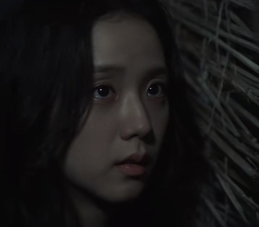 hae_milk's tweet photo. thinking about haein saying that jisoo's eyes are beautiful because he's taller than her and he always sees her big doe eyes from above when they look at each other so i totally understand that it’s one of his fav thing about her… https://t.co/NjnTb3ndGt