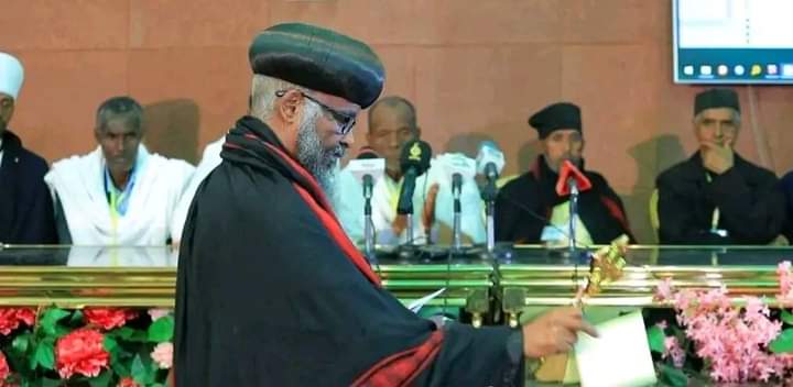 HornNewsHub's tweet photo. ኣብ ኩናት ዝሞቱ ደቅና "ሰማእታት ትግራይ ኢልና ክንስይሞም ኢና፣ ስንክሳር እውን ክንፅሕፈሎም ኢና።"

ፀላእትና ዘበለሸውዎ ታሪኽ እውን ተመሊስና ክንፅሕፎ ኢና፣ ንድሕሪት ኣይንምለስን"

ብፅእ ኣቡነ ጴጥሮስ ሊቀ ጳጳስ ሰሜን ምዕራብ ትግራይ https://t.co/Zi8btAIp8X