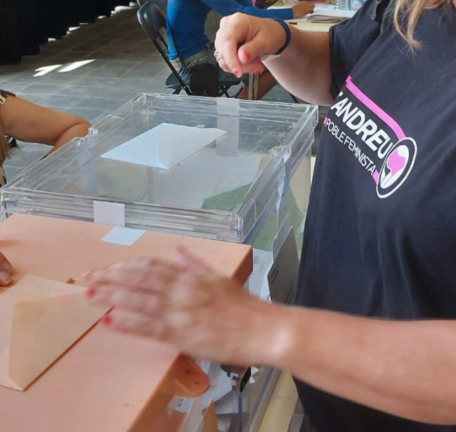 tania_baena's tweet photo. Ja ho tenim! 💪#santandreufeminista https://t.co/NW4WR4KZ1Y