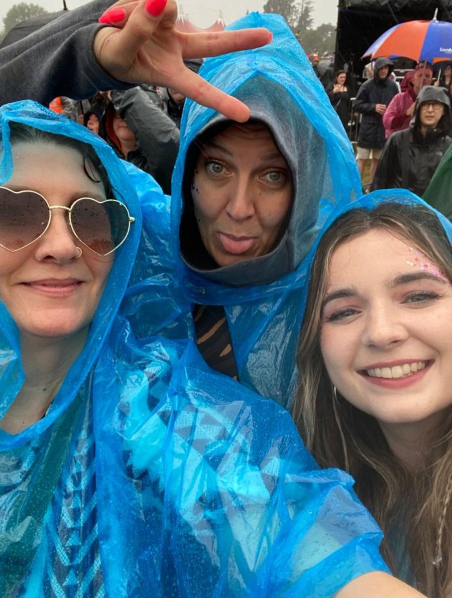 Pennfest you rocked 🤘🎸 Amazing day with my <a href="/LightfootsLLP/">Lightfoots Solicitors</a> buddies (even in the rain) 🌧🎪🫶
<a href="/embrace/">Embrace</a> <a href="/bastille/">BASTILLE</a>