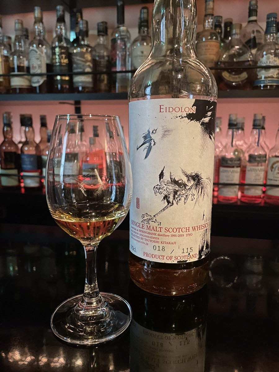 akaRingoJL005's tweet photo. 下北沢 cafe&amp;bar TEN にて個人的4選

1. #Springbank 1991 27YO Eidolon classic

2. #Ardbeg Dark Cove Special Commitee

3. #Ardmore 1998 31YO Old&amp;Rare

4. #Lagavulin 18yo 200th Anniversary

程よいピート，チョコレートやベリー系の甘みがあるバランス型が好きです

#Whisky https://t.co/YQdyZaalvR