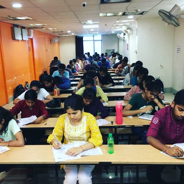 PERFECTIONIAS's tweet photo. नव प्रयास - A Test series for 69th BPSC Prelims

👉 Glimpse of test at offline centres of Delhi, Patna, Muzaffarpur &amp; Purnea 
👉 For ADMISSIONS: Visit https://t.co/y7Pm52exl3 or call : 9155090871, 9155087930, 8271411177, 8340325079.
.
. 
. 
#bpsc #prelimstest #bpscpt https://t.co/vCgzrRI9QN