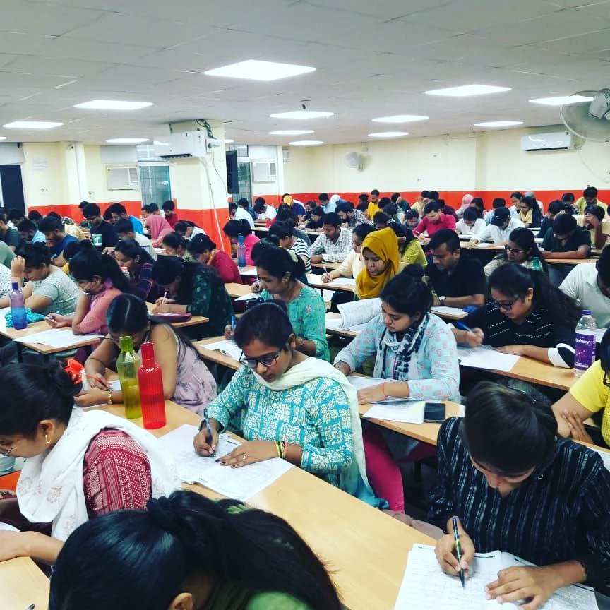 PERFECTIONIAS's tweet photo. नव प्रयास - A Test series for 69th BPSC Prelims

👉 Glimpse of test at offline centres of Delhi, Patna, Muzaffarpur &amp; Purnea 
👉 For ADMISSIONS: Visit https://t.co/y7Pm52exl3 or call : 9155090871, 9155087930, 8271411177, 8340325079.
.
. 
. 
#bpsc #prelimstest #bpscpt https://t.co/vCgzrRI9QN