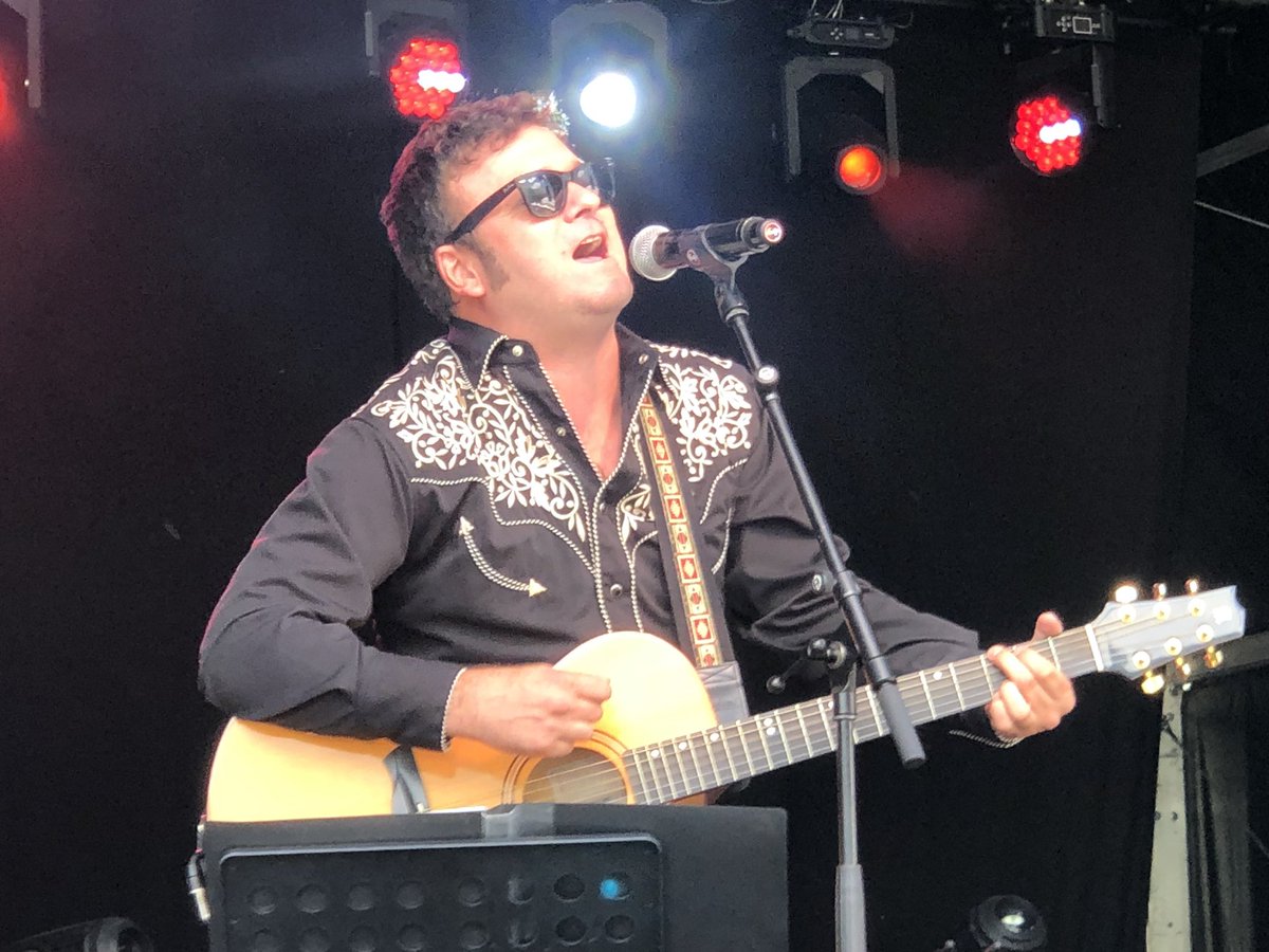 🌍 Ahora mismo Aragón es Musical desde <a href="/MundoSallent/">El Mundo en Sallent Festival</a> con musicazos recordando a #MásBirras desde #OtraRonda 🍺🍻