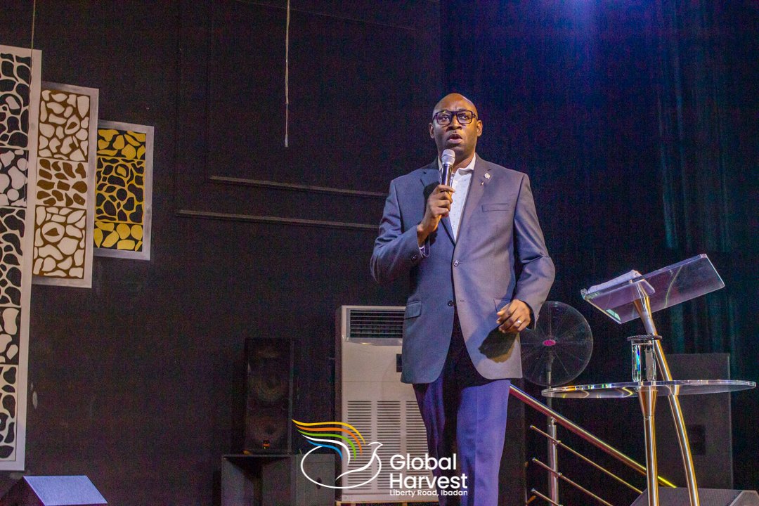 GHCHq's tweet photo. Pastor @revniyiladokun stirred our hearts with his powerful sermon on "New Beginnings".
Embracing the benefits of active involvement in church planting
#ghchq #GlobalHarvestChurch #NewBeginnings #SundayService #ChurchPlanting #InspiredToServe #TransformativeWork https://t.co/hhGl72j5ZU