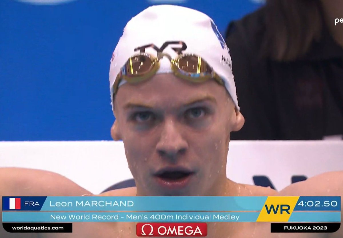 ButtstrokeSwim's tweet photo. MARCHAND ENDS PHELPS' WR REIGN  🇫🇷 🥇⏱️

Leon Marchand SURGES ahead of Carson Foster for his 2nd consecutive Gold medal in the Men's 400m Individual Medley with a NEW WORLD RECORD time of 4:02.50 🤯🤯🤯🤯🤯🤯

#Fukuoka2023 https://t.co/XSaCkyJpyz