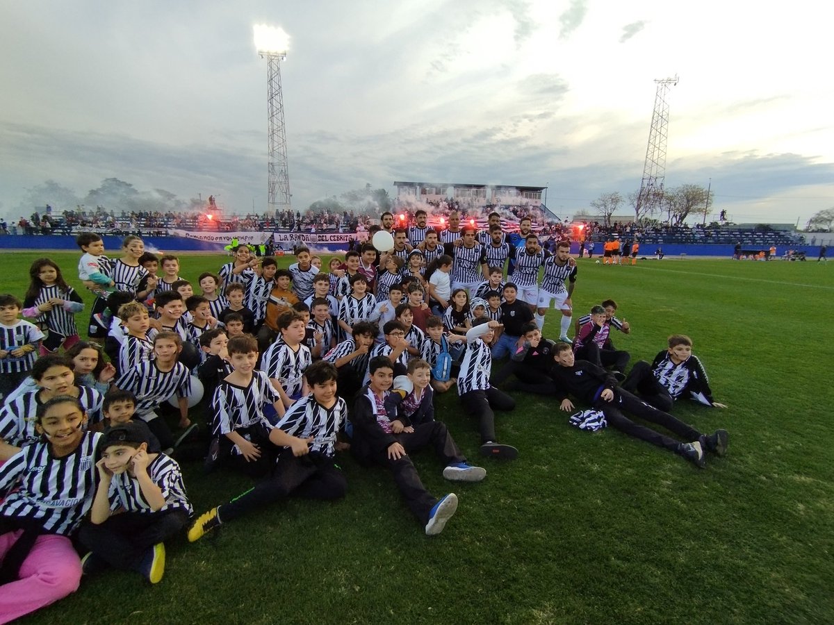 Nos despedimos del sueño de la copa, hasta el año que viene, dónde ya tenemos nuestro lugar ahí.
Agradecemos a todos los que se han adherido a este camino, y nos han acompañado de forma incondicional. Gracias por estar ahí.
Sigamos hacia adelante, todos juntos.