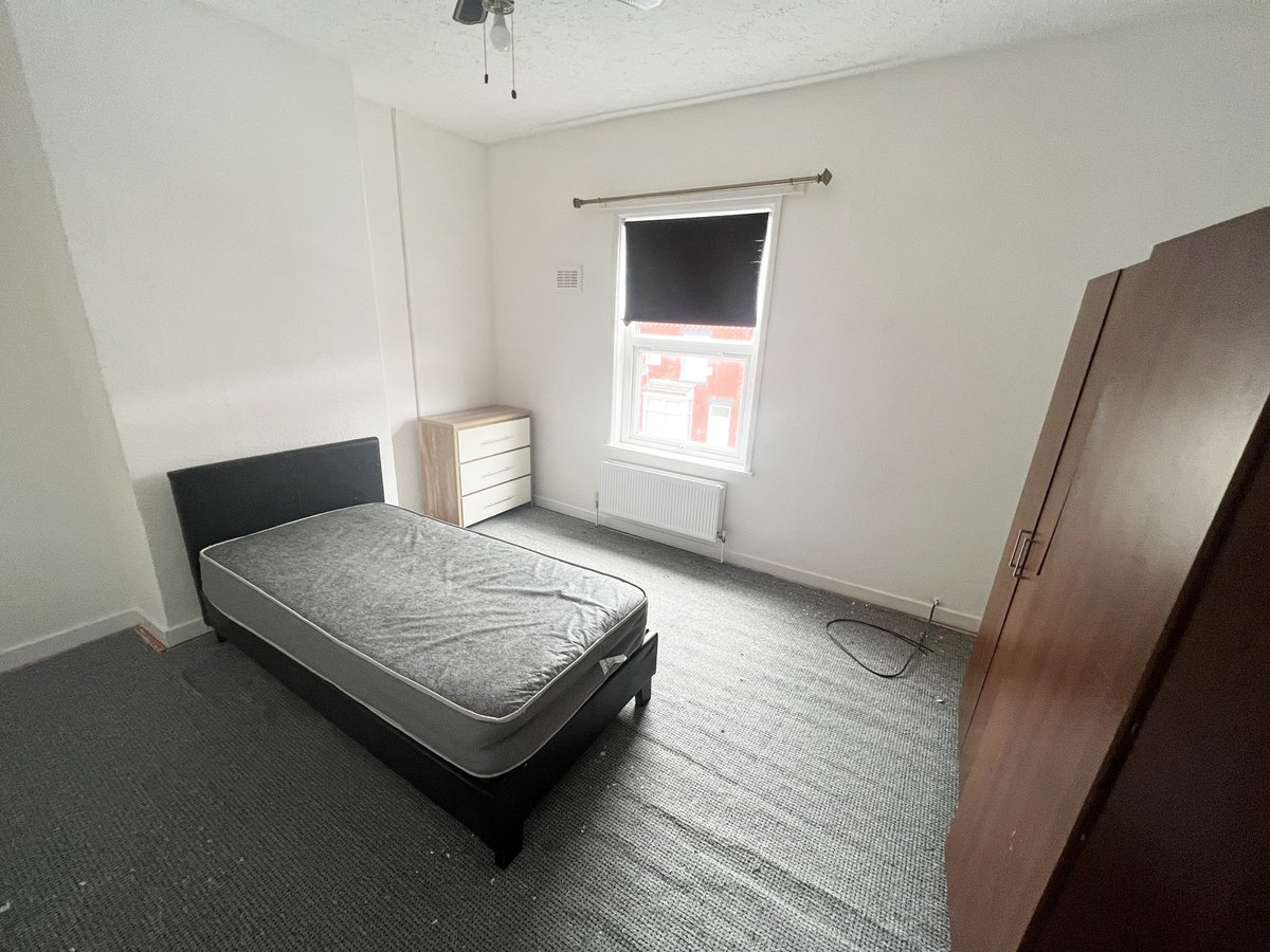 MellorAuction's tweet image. 📍Gorton - Sanddown Street
🏡 3 Bed Terrace 
🔨Online auction 26th July 

#bayfronted #property #offers #investment #Gorton #Edwardmellor #auction #july 

📞Call Kate 0161 443 4740