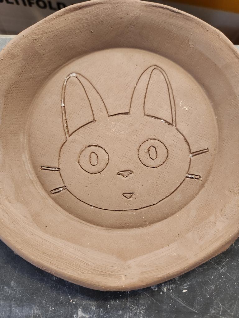 MuseumLara's tweet photo. @H4TG_org #DailyHappy is a day in the pottery studio! Only one this month, so I treasured every moment. Kid came too &amp; did some sculptures. I made some fan art dishes that I hope to sell at a Convention art show. https://t.co/MWiSlzcPCs
