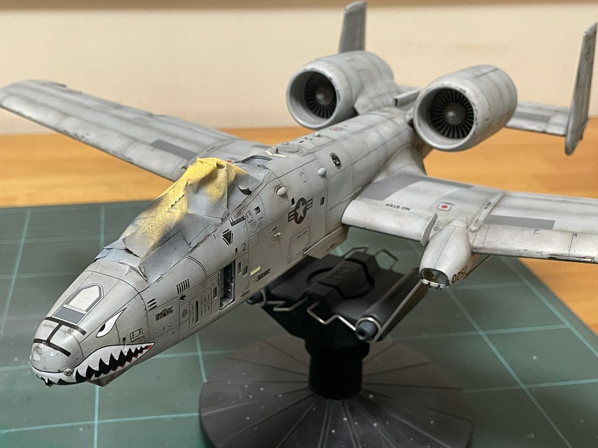 wakky1114's tweet image. Academy1/48A-10Thunderbolt Ⅱ進捗。ボディーの色を整えながらデカール作業。このキットのデカール薄くて馴染みが良けどデカール同士が張り付くと剥がれない！デカールの数はしれてるのにやたら時間かかりました。
スペアが発注出来ない海外キットは神経使う
#Academy
#a10thunderbolt