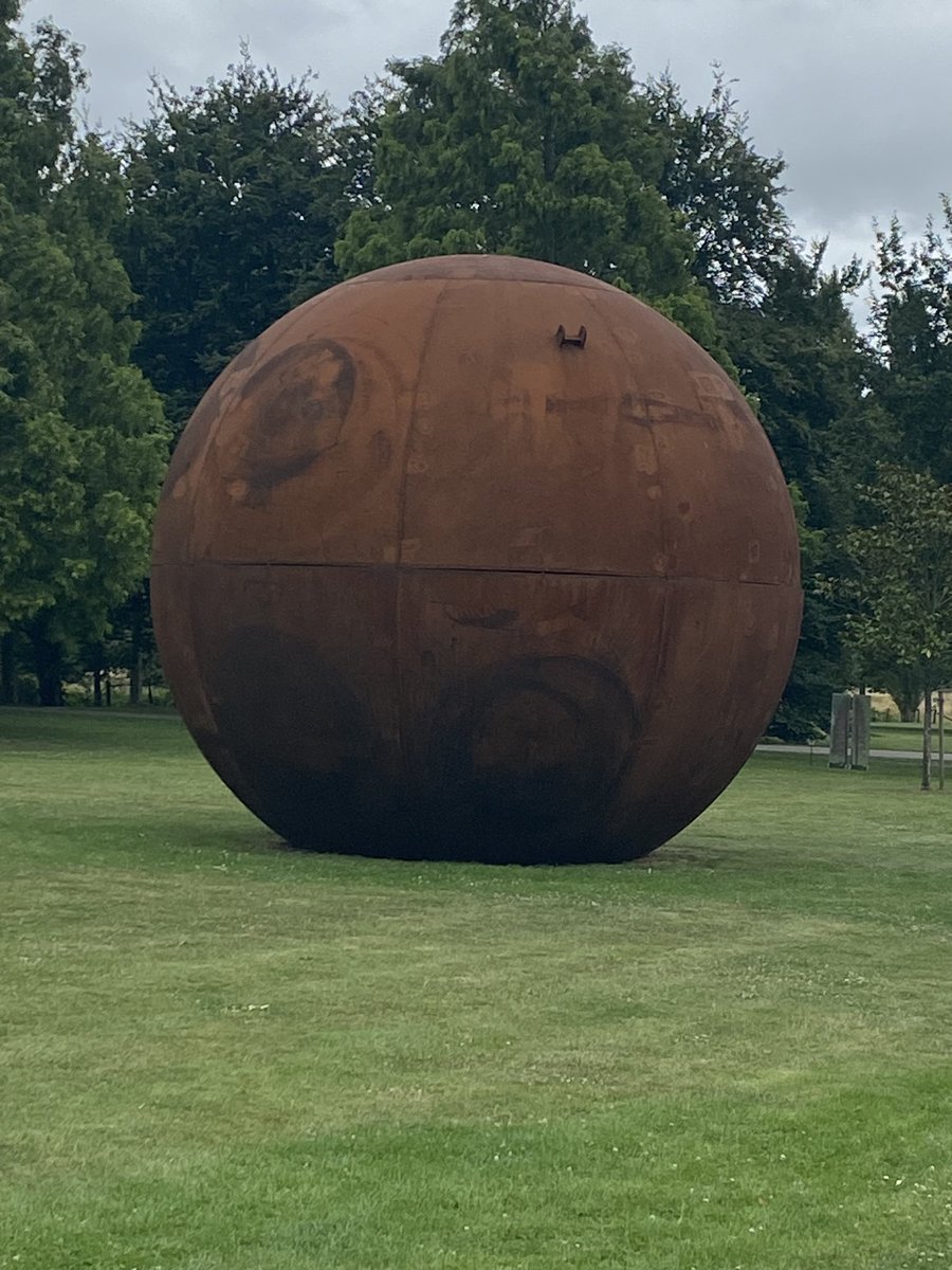 sjutterke's tweet image. Is een broertje van de death star geland?