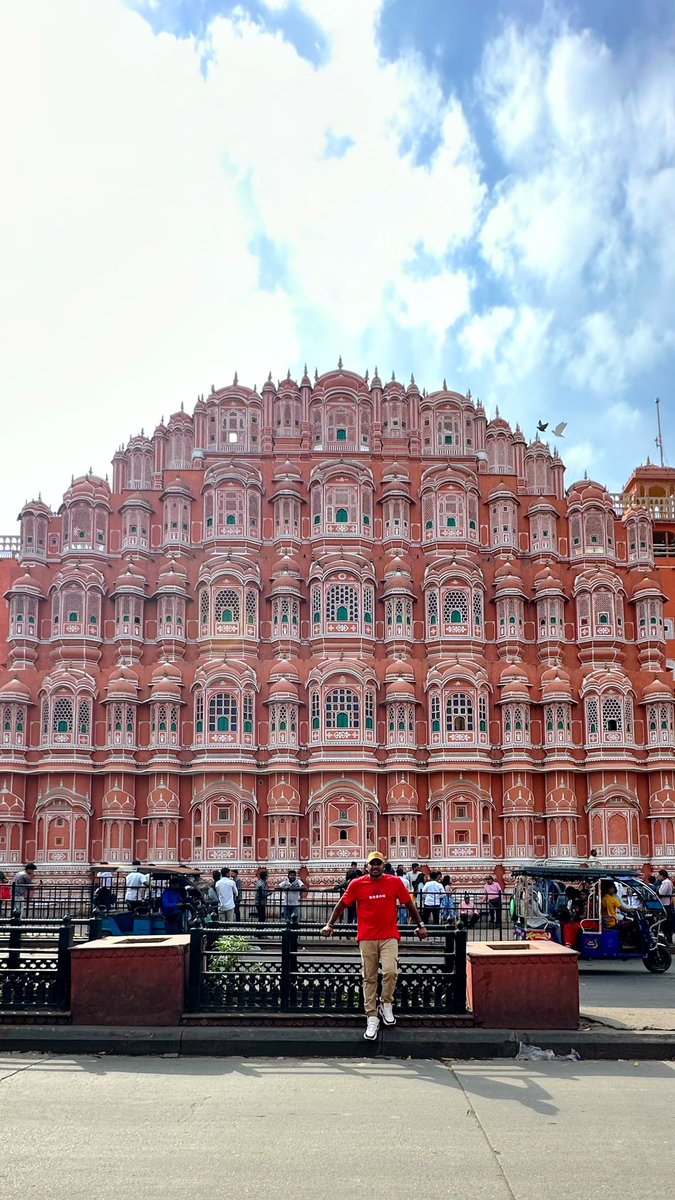 Karthickkaviram's tweet photo. The pink city 🩷
#meesakar #jaipur #pinkcity #notatraveller #notawanderlust #rajasthan #happywe https://t.co/fk93ruxWLq